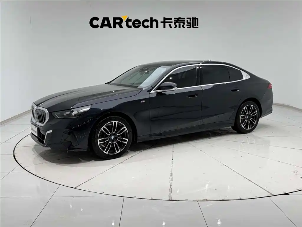 BMW 5 Series 2025 525Li M Sports Package купить на сайте DeffCars