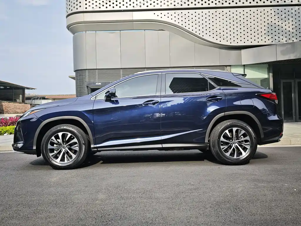Lexus RX 2020 facelift 300 two-wheel drive elite version купить на сайте DeffCars