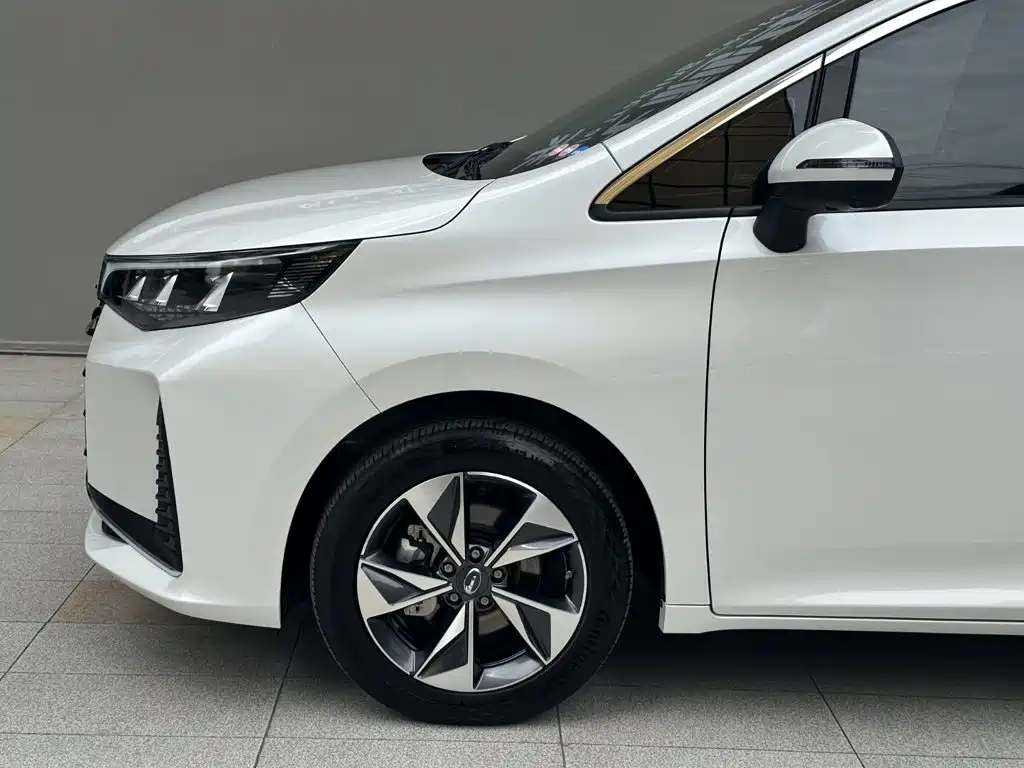 Trumpchi M6 2023 PRO 270T DCT Exclusive Edition купить на сайте DeffCars