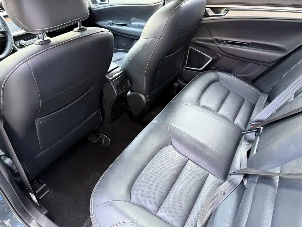 Emgrand GL 2017 1.3T Manual Elite купить на сайте DeffCars