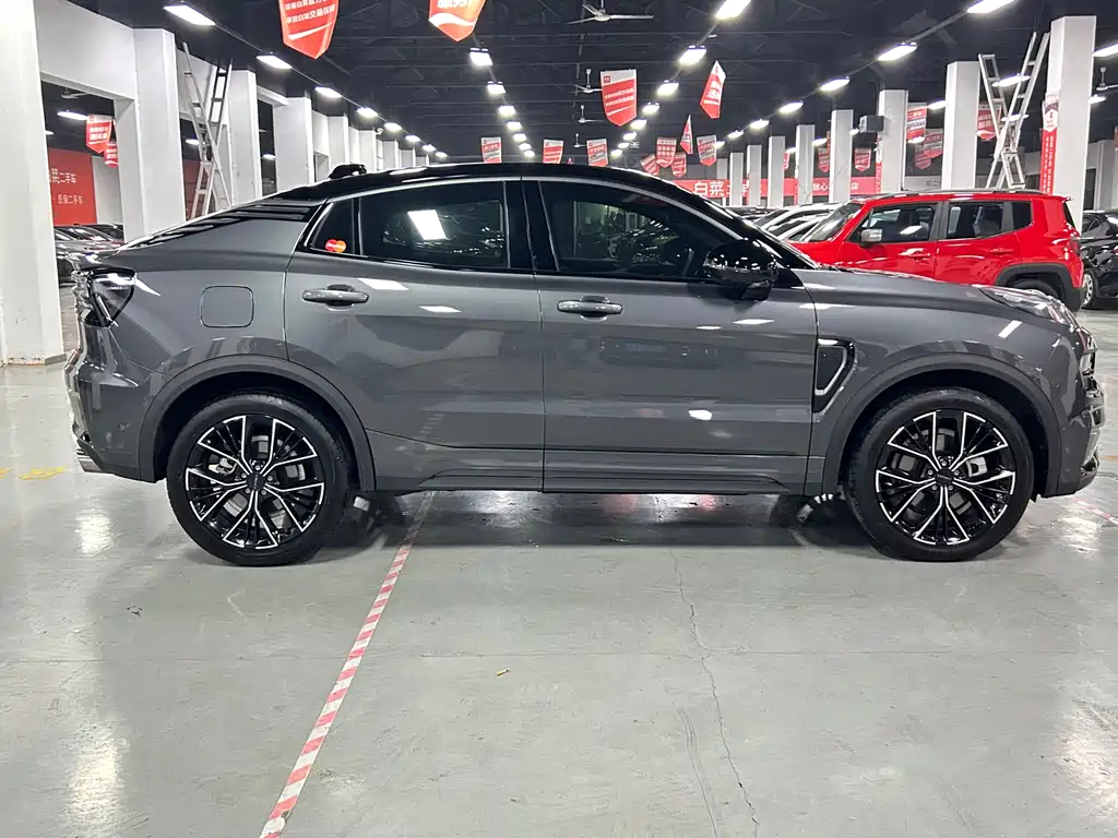 Lynk & Co 05 2023 2.0TD two-wheel drive shines Halo купить на сайте DeffCars