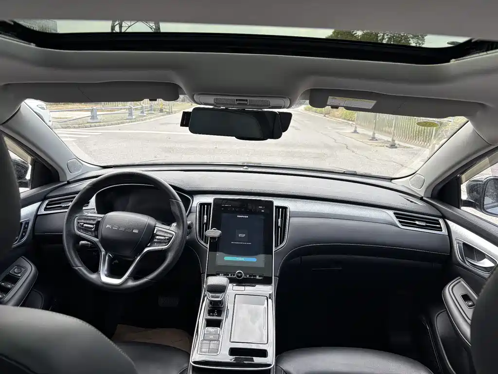 Roewe i6 MAX 2020 300TGI automatic cool smart driving version купить на сайте DeffCars
