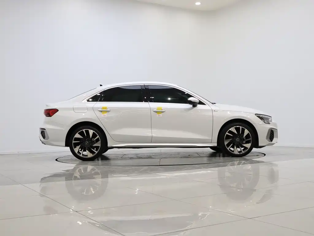 Audi A3 2023 facelift A3L Limousine 35 TFSI fashionable and sporty купить на сайте DeffCars