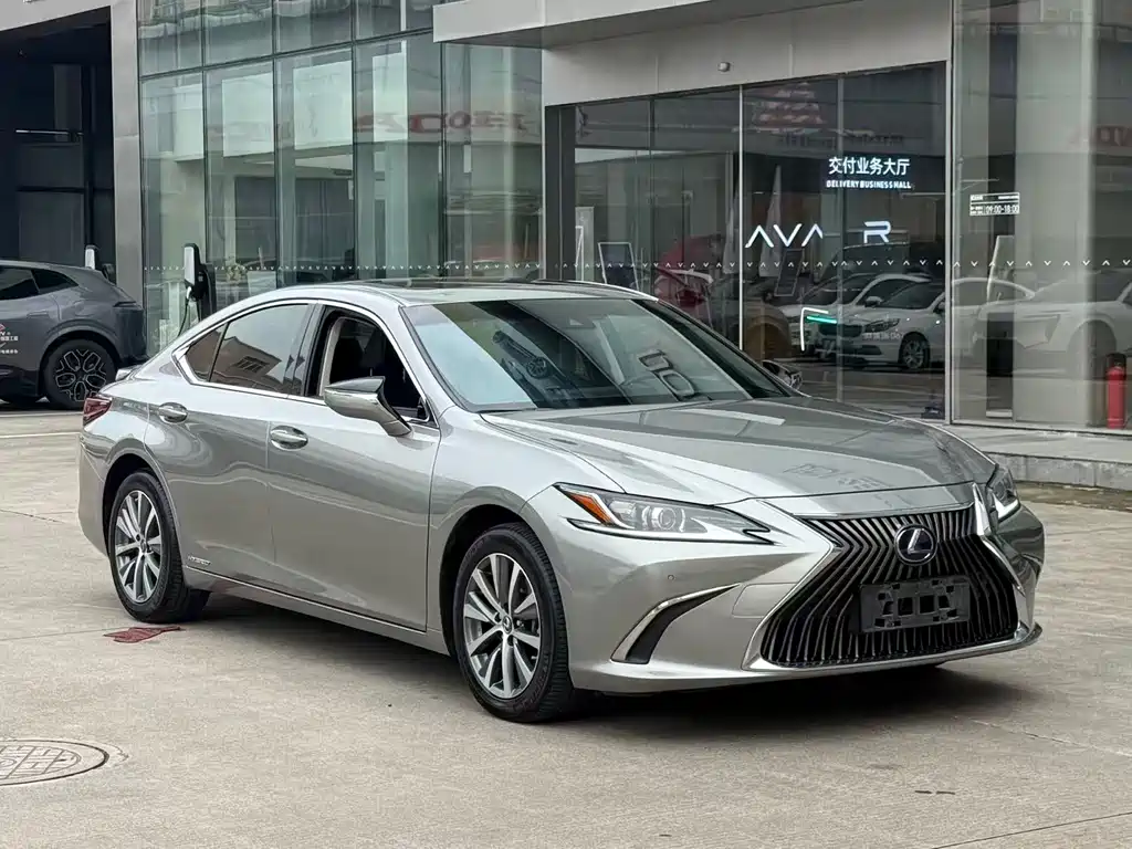 Lexus ES 2018 300h Excellence Edition National V купить на сайте DeffCars