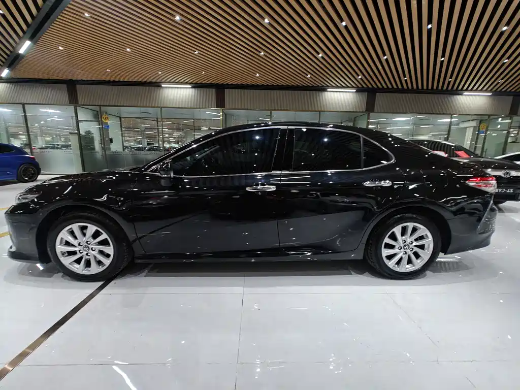 Camry 2021 2.0G Deluxe Edition купить на сайте DeffCars