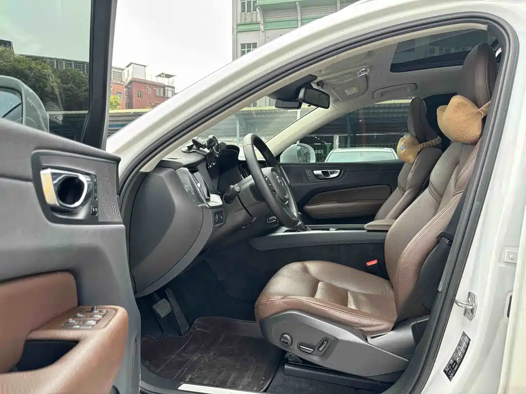 Volvo XC60 2020 T5 four-wheel drive Zhiyi Luxury Edition купить на сайте DeffCars