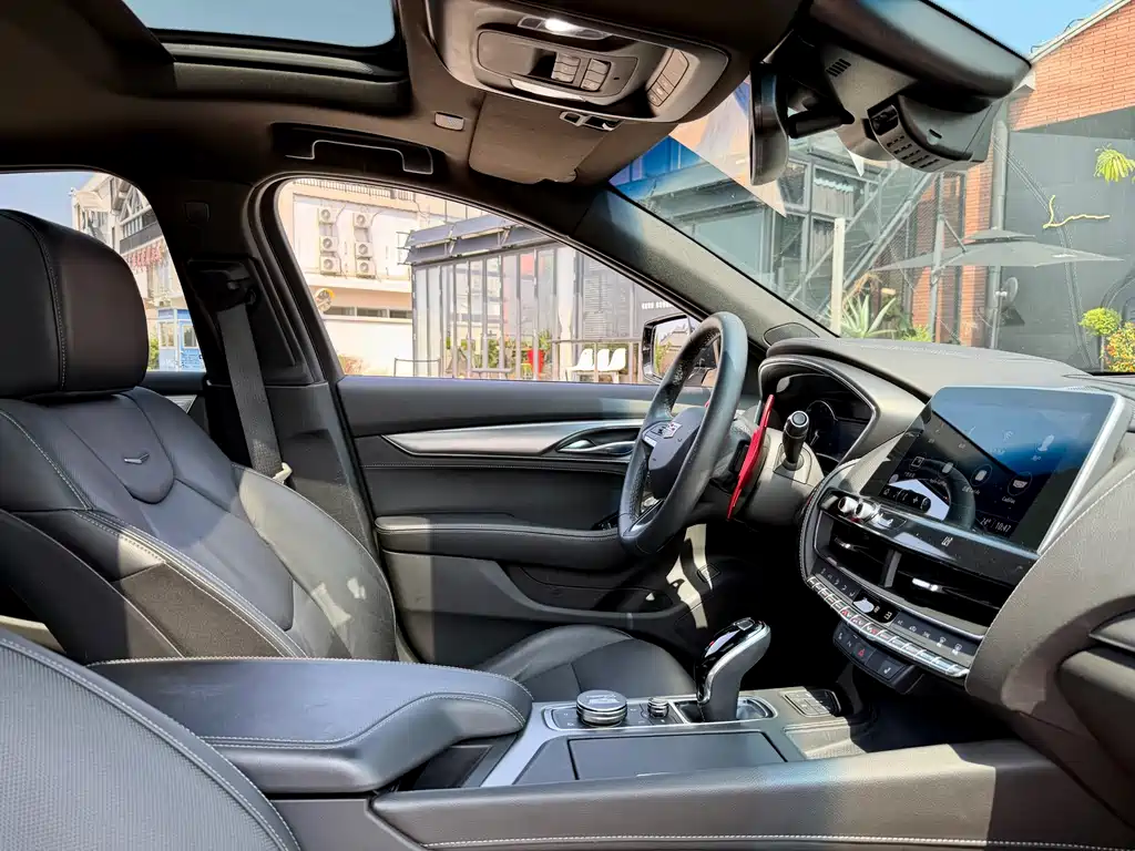 Cadillac CT5 2021 facelift 28T luxury model купить на сайте DeffCars