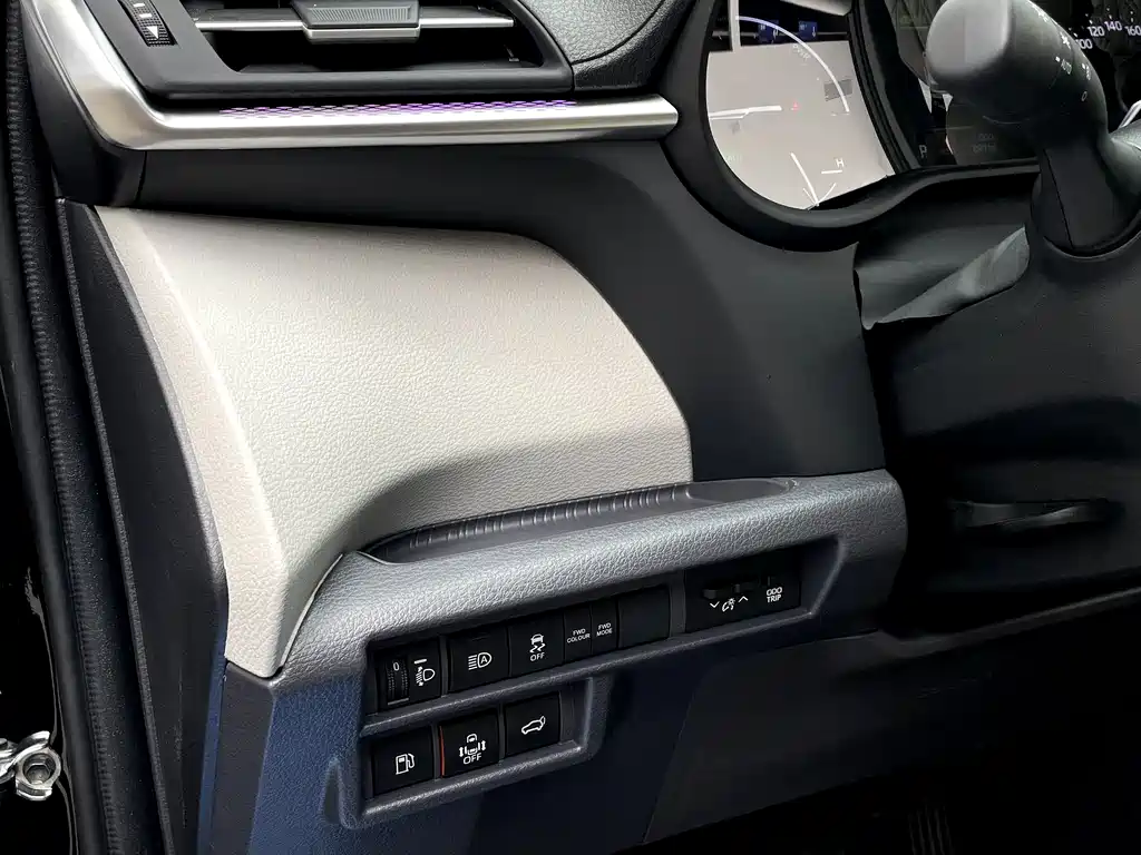 SIENNA 2026 2.5L dual-engine two-wheel drive comfort version купить на сайте DeffCars