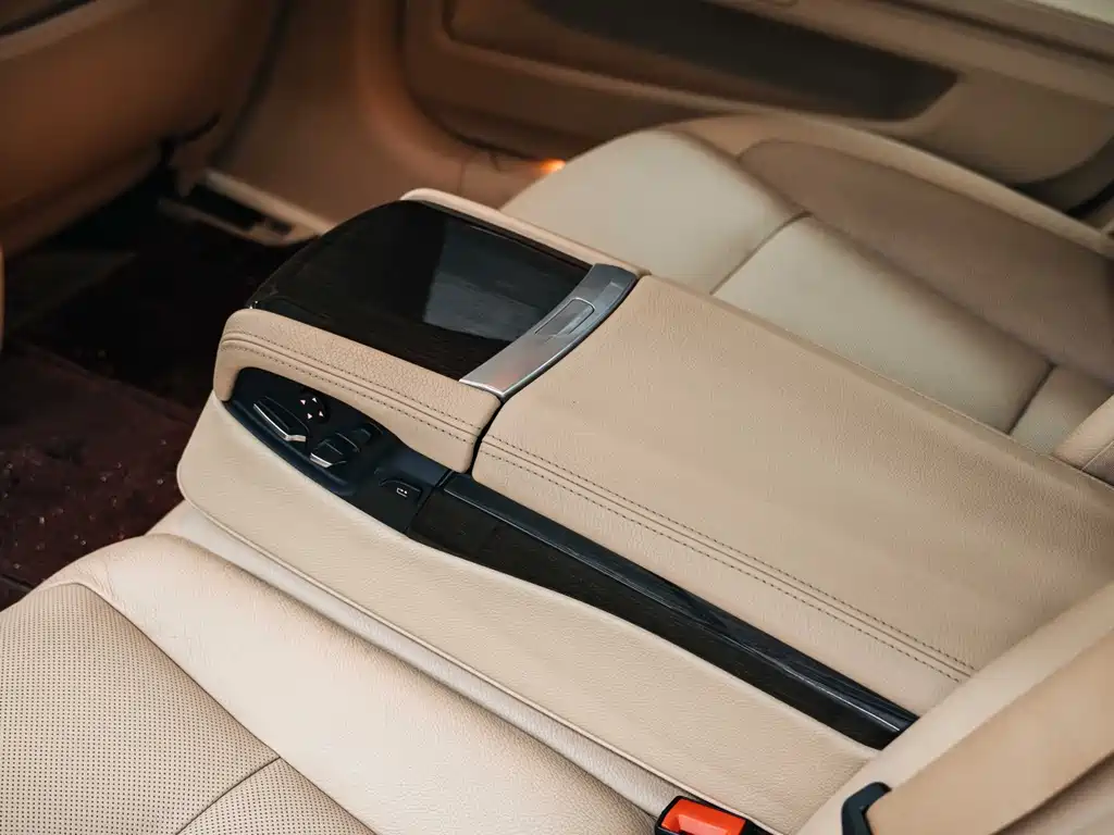 BMW 7 Series 2009 730Li luxury model купить на сайте DeffCars