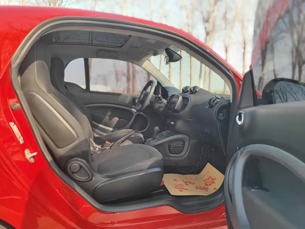 smart fortwo 2019 0.9T 66kW hard top engine version National VI купить на сайте DeffCars