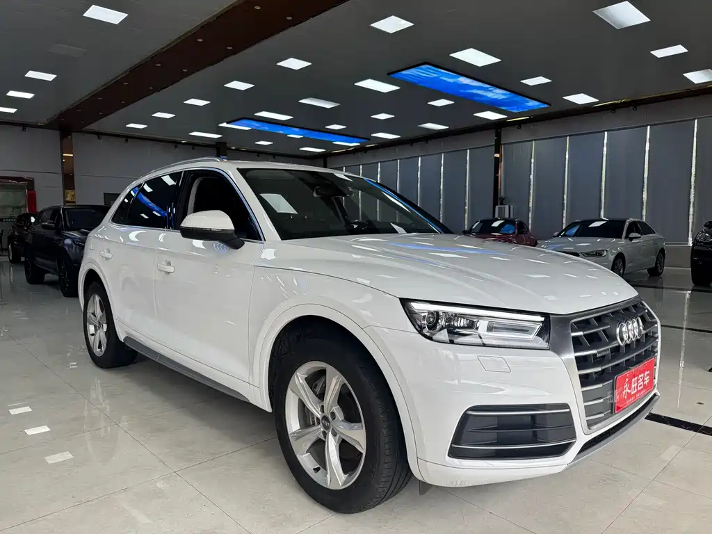 Audi Q5L 2020 40 TFSI enjoys fashionable style купить на сайте DeffCars