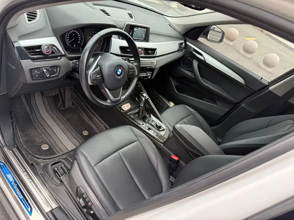 BMW X1 2019 sDrive20Li Leading Model купить на сайте DeffCars