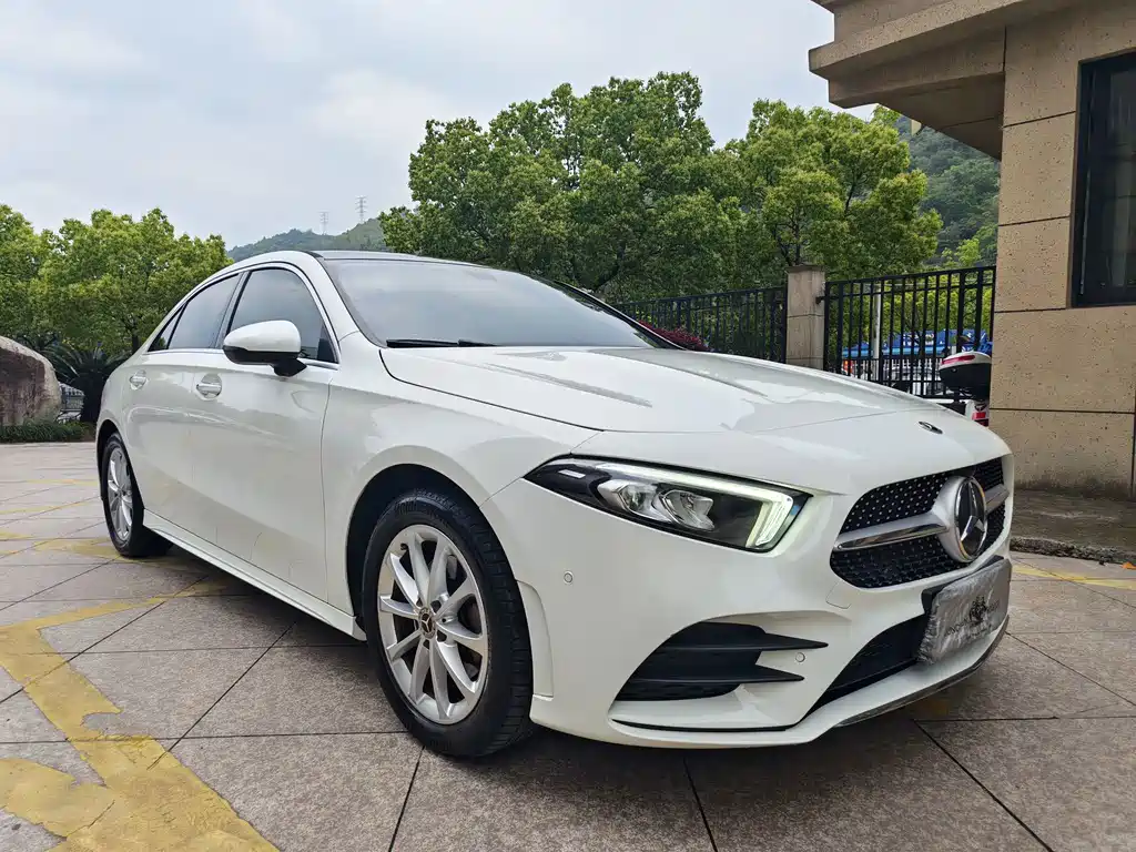 Mercedes-Benz A-Class 2021 A 200 L Sports Sedan Dynamic Type купить на сайте DeffCars