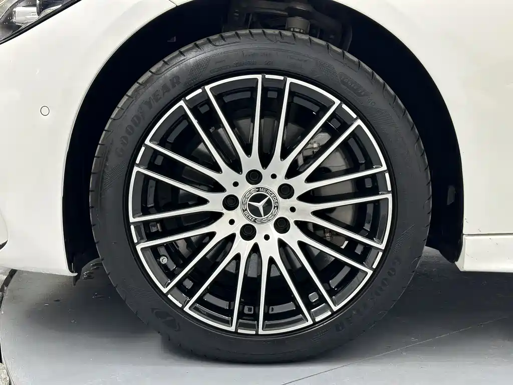 Mercedes-Benz C-Class 2024 facelift three C 260 L sports version купить на сайте DeffCars