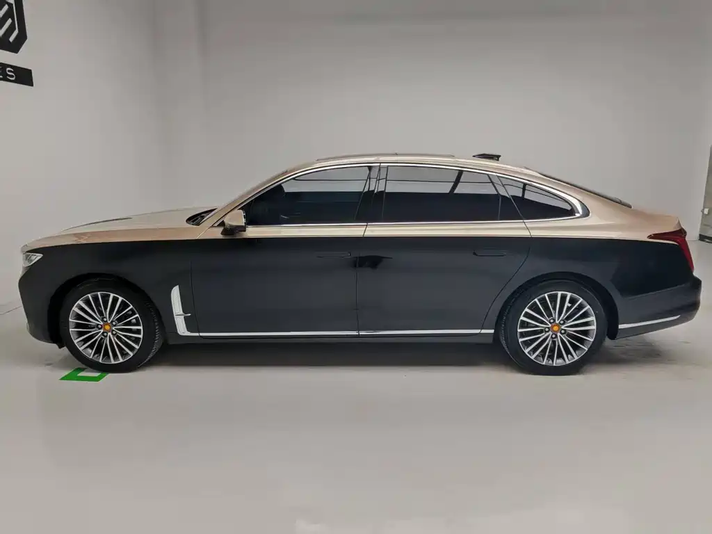 Hongqi H9 2022 2.0T Zhilian Qichang Edition купить на сайте DeffCars