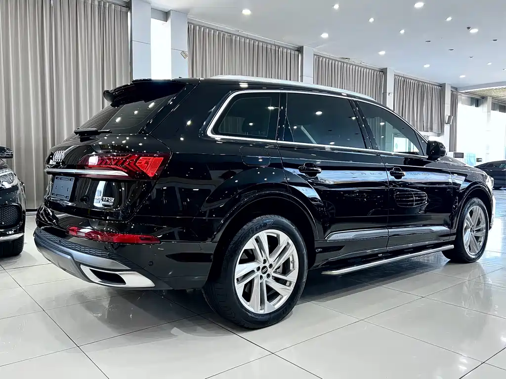 Audi Q7 2023 45 TFSI quattro S line sports купить на сайте DeffCars