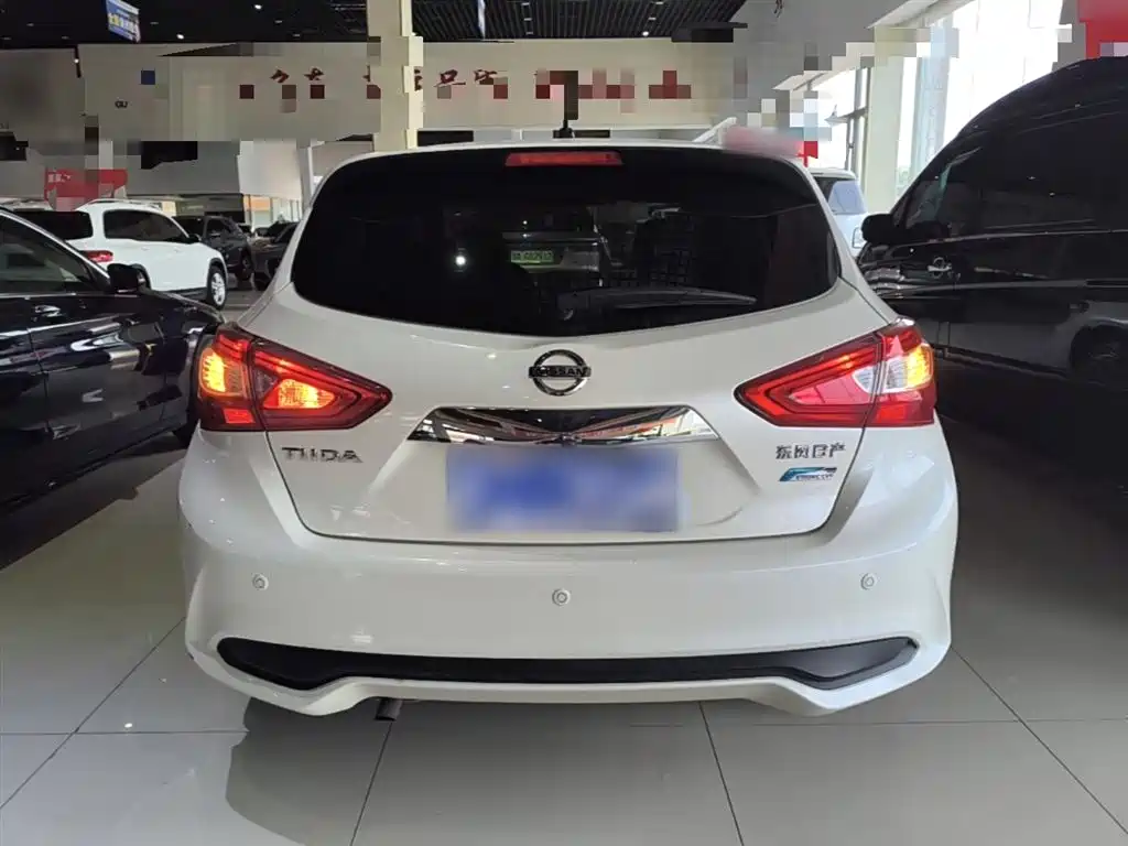 Tiida 2016 1.6L CVT cool version купить на сайте DeffCars
