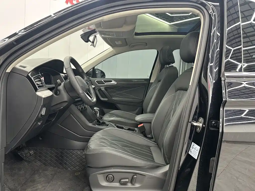 Tiguan L 2023 280TSI automatic two-wheel drive Chaochuang limited edition купить на сайте DeffCars