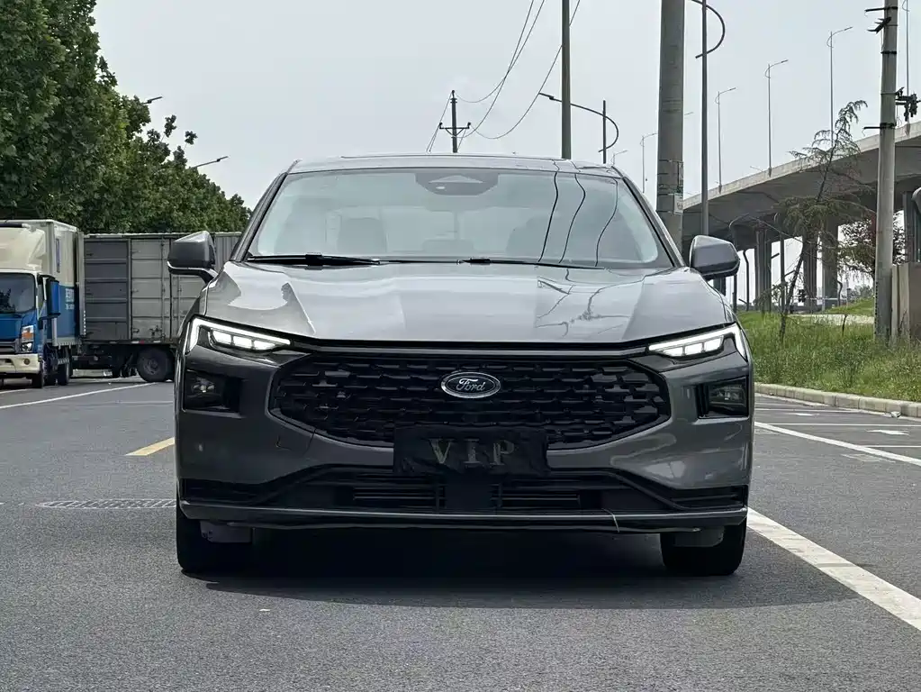Mondeo 2025 2.0T EcoBoost Luxury купить на сайте DeffCars