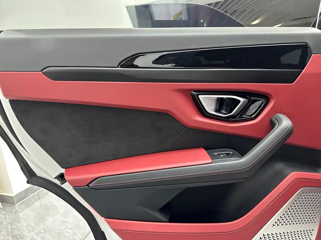 Urus 2021 4.0T V8 купить на сайте DeffCars