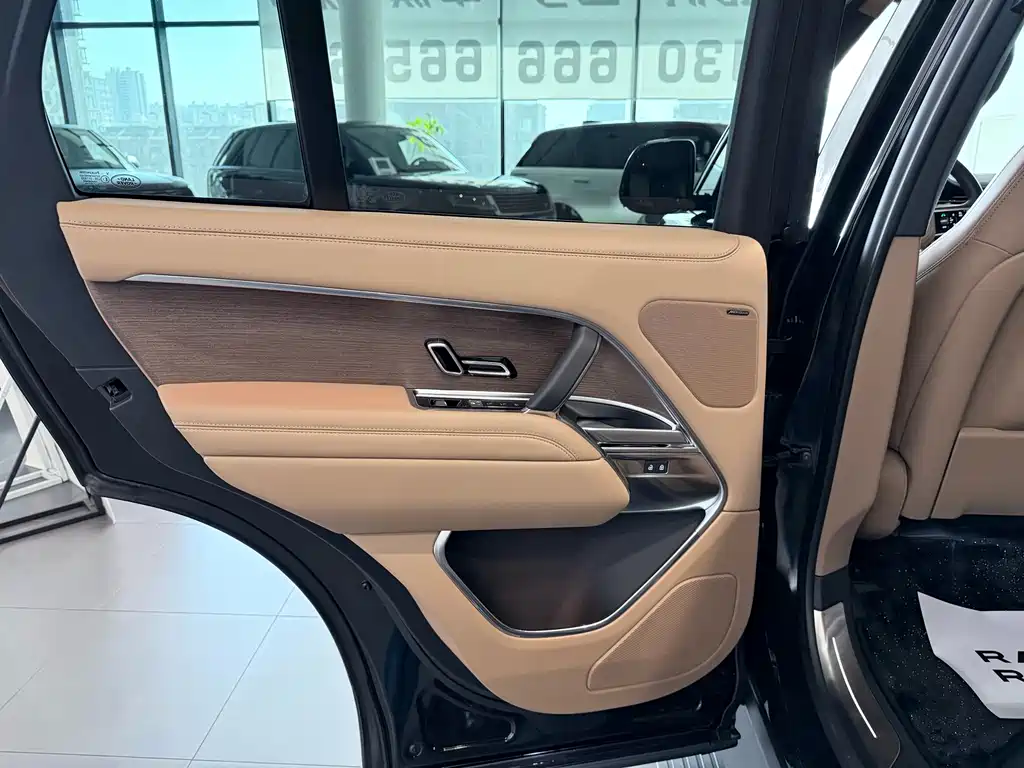 Range Rover 2025 3.0 L6 360PS Grand Edition купить на сайте DeffCars