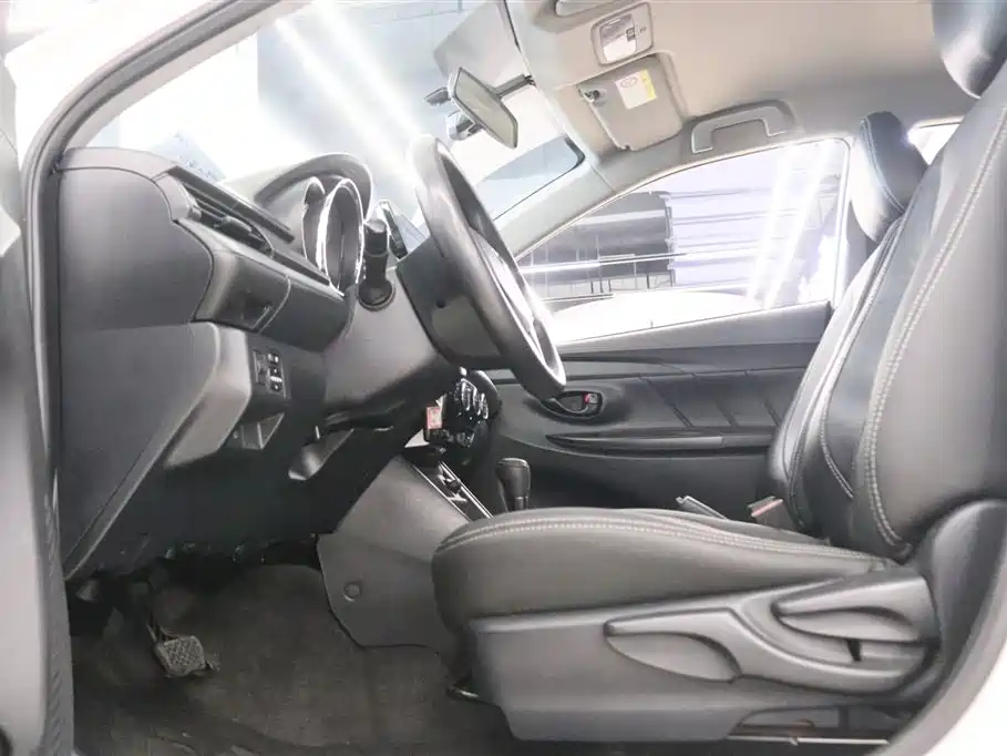 YARiS L 2020 1.5L CVT leading version купить на сайте DeffCars