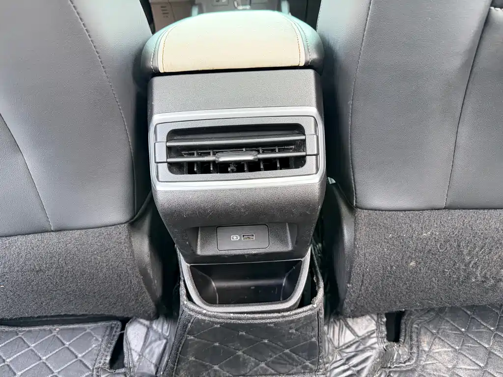 Emgrand L 2022 1.4T CVT premium model купить на сайте DeffCars