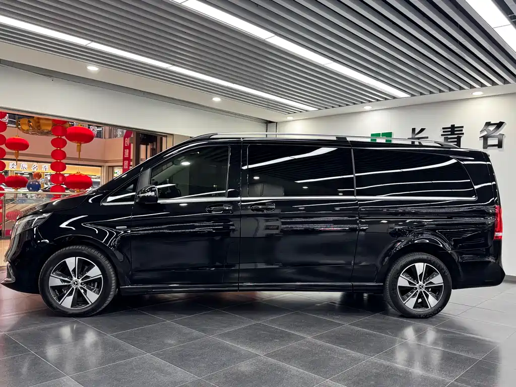 Mercedes-Benz V-Class 2022 V 260 L Long Wheelbase Premium Edition купить на сайте DeffCars