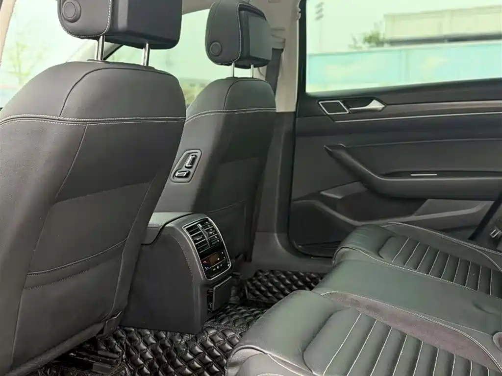 Magotan 2020 330TSI DSG leading model купить на сайте DeffCars