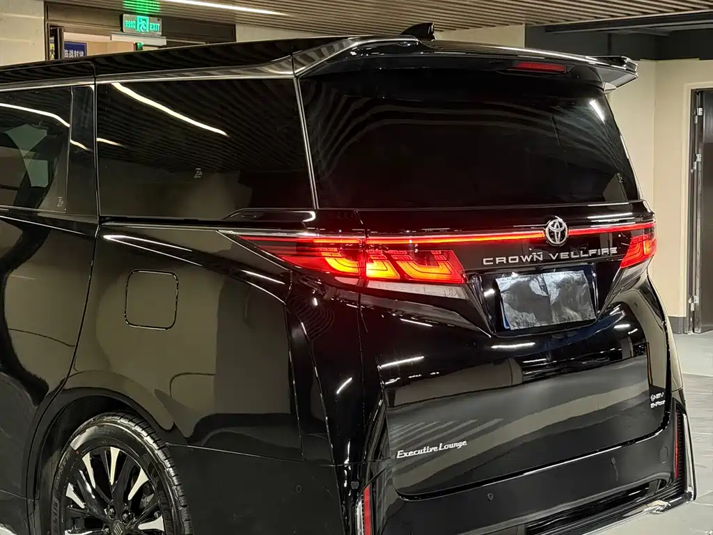 Wilfa 2025 Crown Dual Engine 2.5L Black Gold Executive Edition купить на сайте DeffCars
