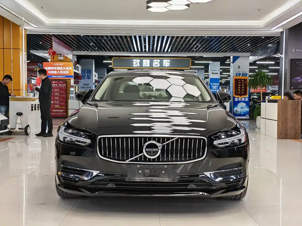 Volvo S90 Plug-in Hybrid 2019 T8 E-Drive Hybrid Honor Edition 3 Seats National VI купить на сайте DeffCars