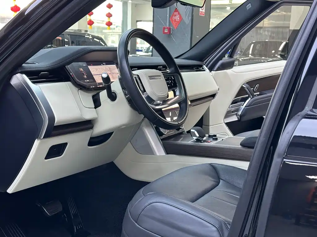 Range Rover 2023 3.0 L6 400PS Seven-seater Extended Edition купить на сайте DeffCars