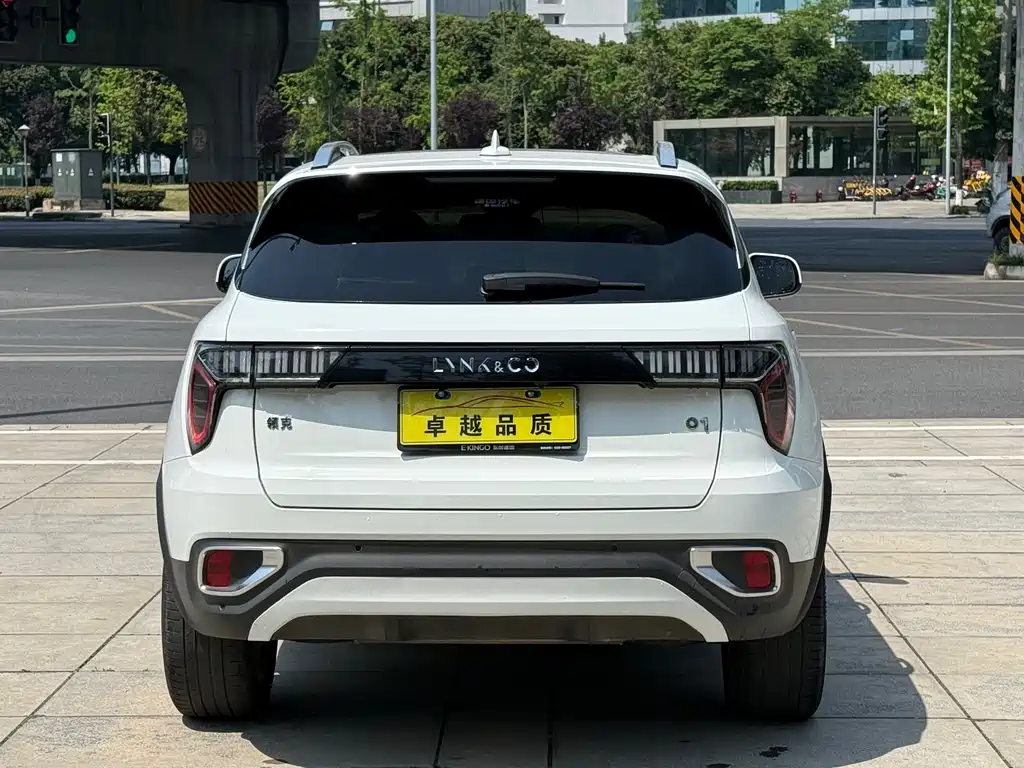 Lynk & Co 01 2017 2.0T two-wheel drive Pro version купить на сайте DeffCars