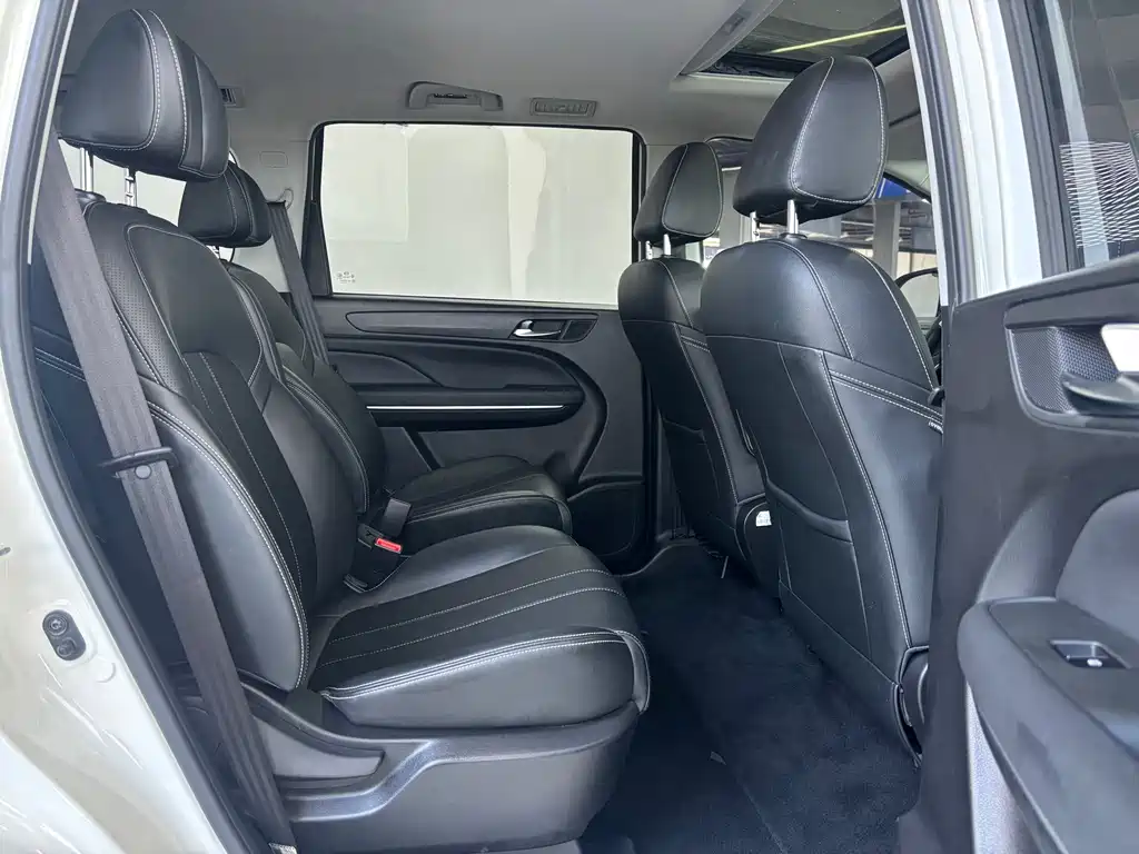 Trumpchi M6 2019 270T automatic luxury version (seven seats) National V купить на сайте DeffCars