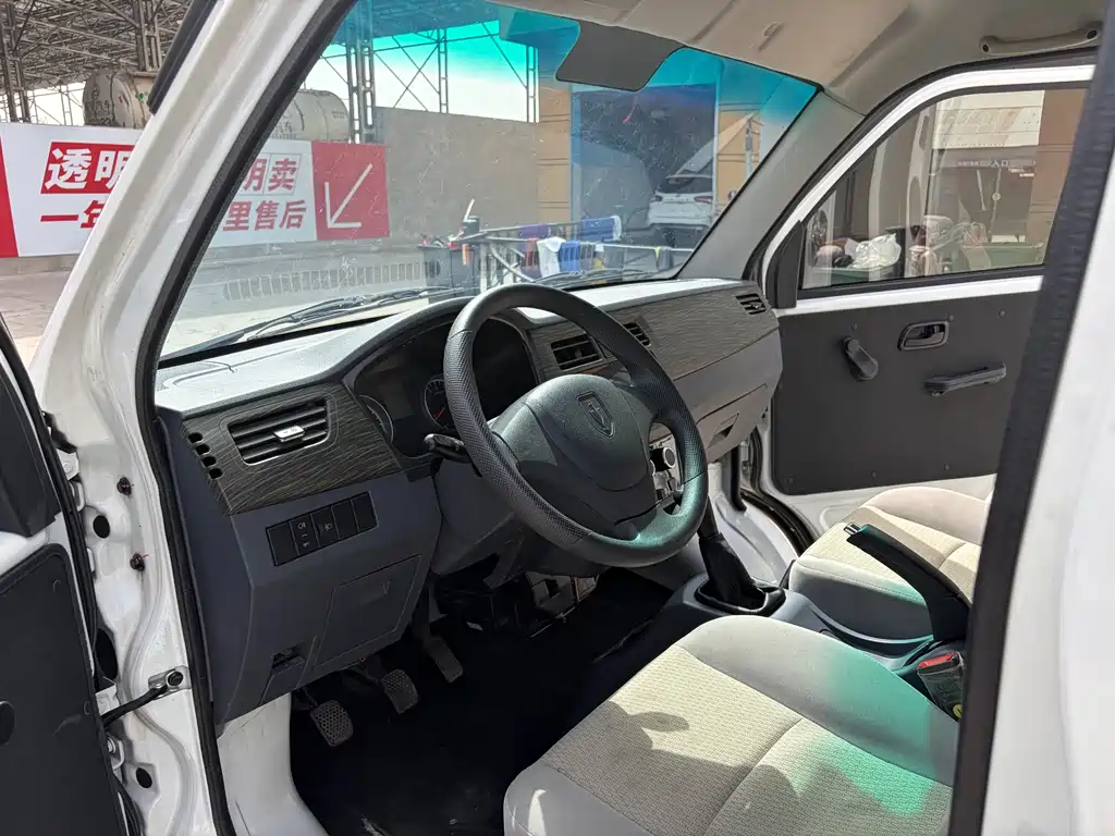Hiace X30 2024 1.5L wealth van 2/5 seats front air-conditioning купить на сайте DeffCars