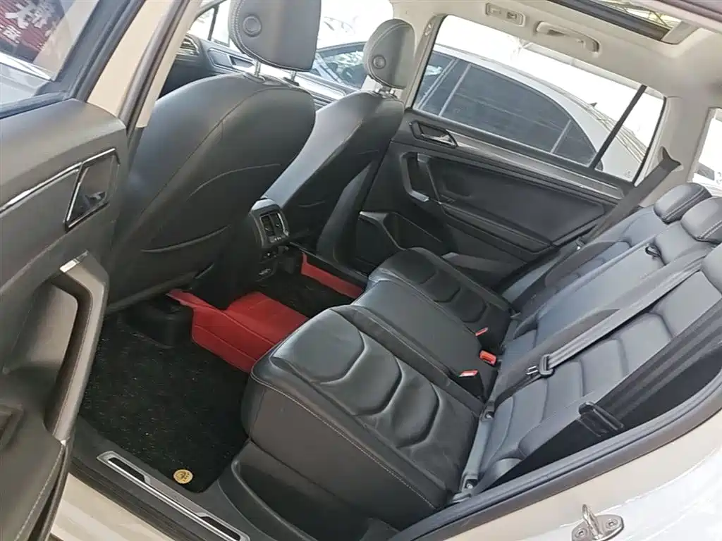 Tiguan L 2021 330TSI automatic two-wheel drive R-Line version купить на сайте DeffCars
