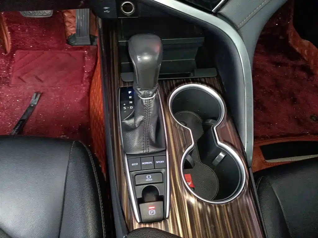 Camry 2018 2.5G Deluxe Edition купить на сайте DeffCars