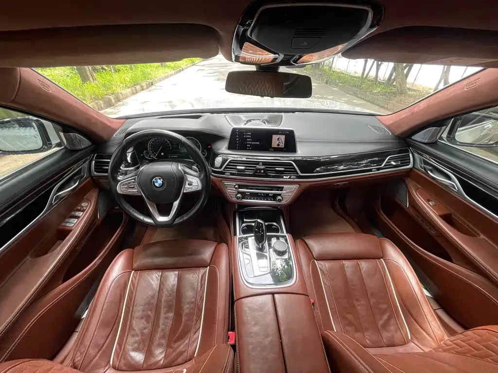 BMW 7 Series 2018 740Li xDrive Premium M Sport Kit купить на сайте DeffCars