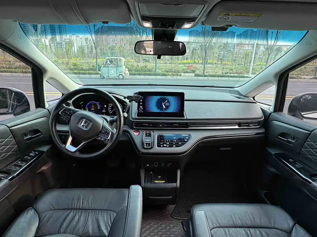 Alison 2022 2.0L e:HEV Deluxe Edition купить на сайте DeffCars