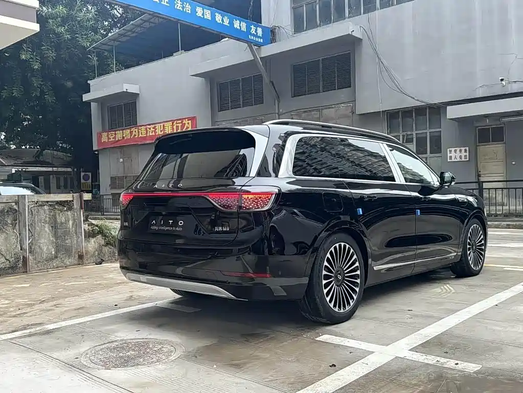 Wenjie M9 2025 extended range Ultra version 52kWh 6-seater version купить на сайте DeffCars