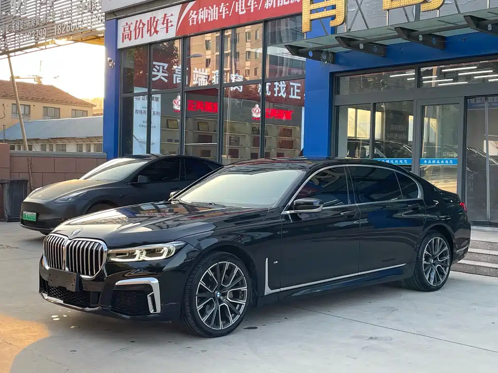BMW 7 Series 2021 740Li Leading M Sports Package купить на сайте DeffCars