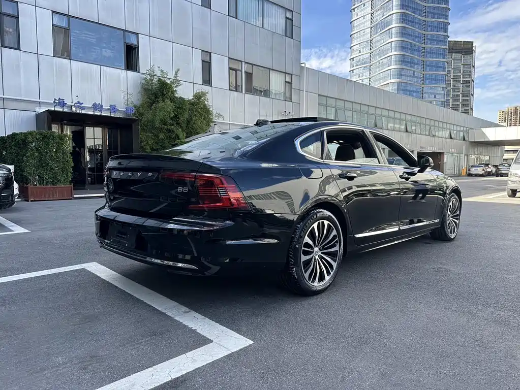 Volvo S90 2024 B5 Zhiyi Luxury Edition купить на сайте DeffCars