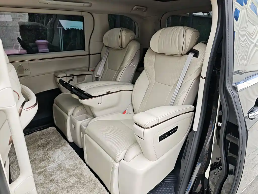 Lexus LM 2023 500h six-seater premium version купить на сайте DeffCars
