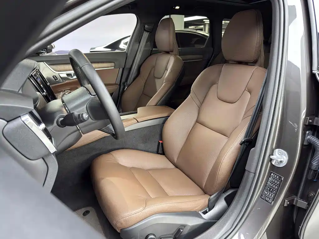 Volvo V90 2024 Cross Country B5 AWD Zhiyuan Edition купить на сайте DeffCars