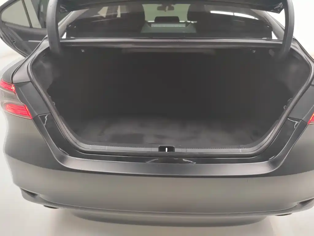 Camry 2021 2.0G Deluxe Edition купить на сайте DeffCars