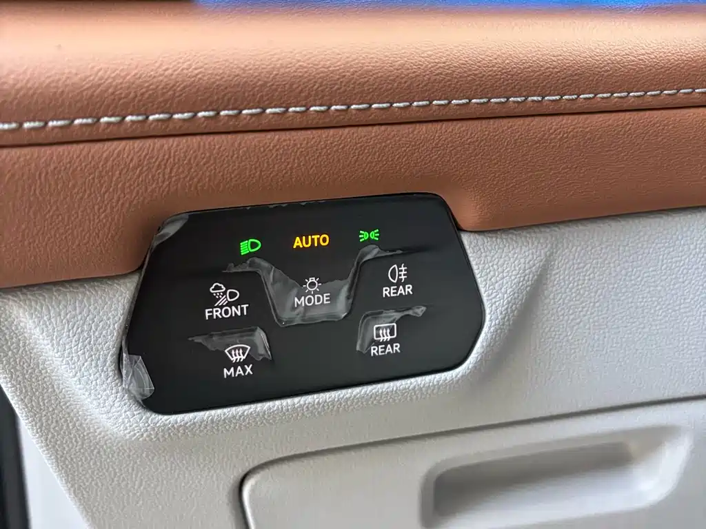 Touron 2022 380TSI four-wheel drive luxury version купить на сайте DeffCars