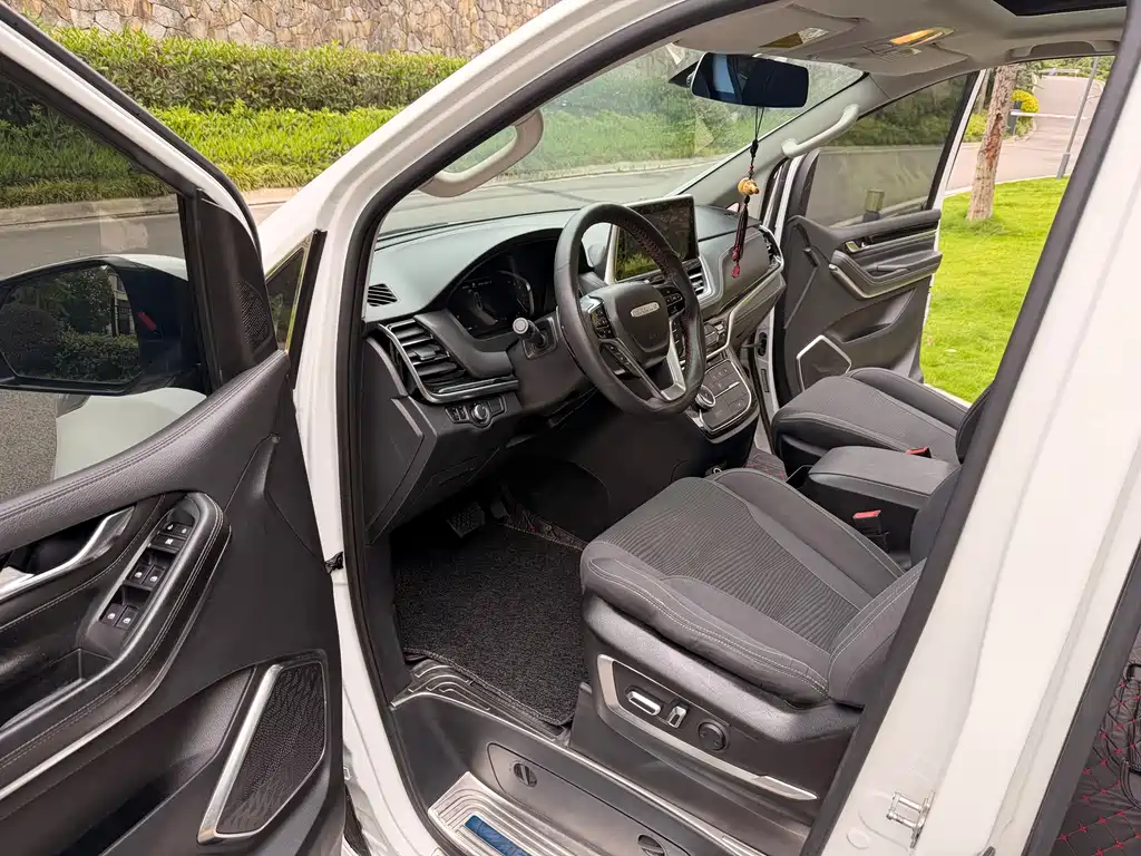 Maxus G20 2021 PLUS 2.0T Diesel Automatic Deluxe Edition купить на сайте DeffCars