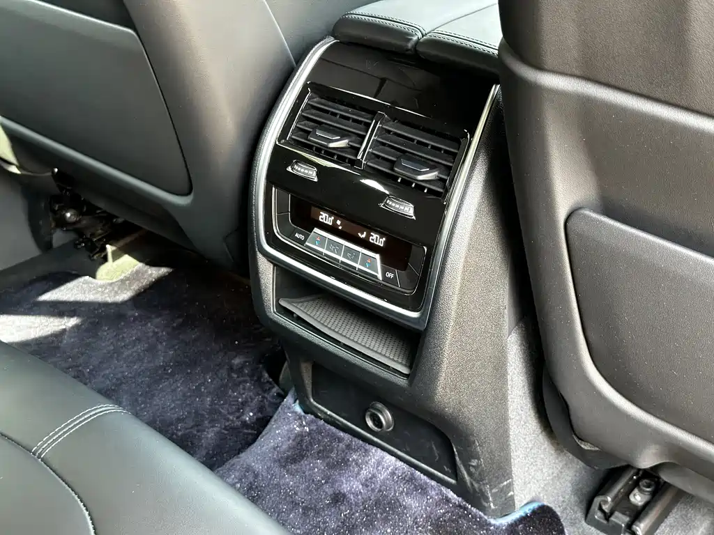 BMW X6 M 2022 X6 M купить на сайте DeffCars