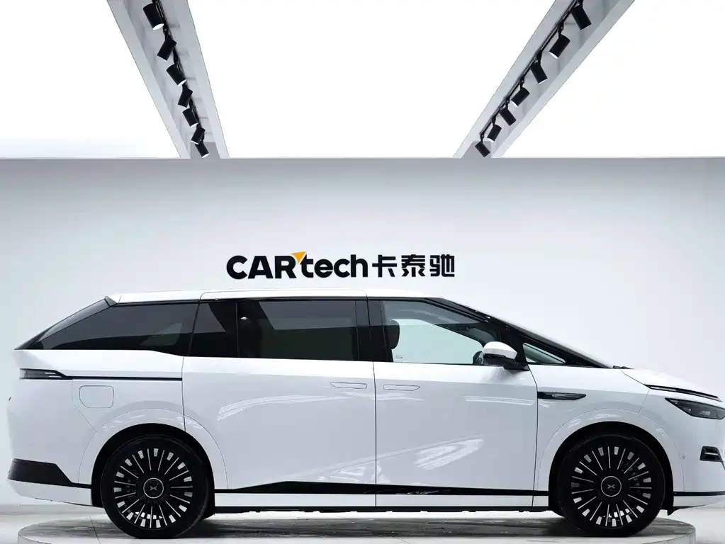 Xpeng X9 2025 pure electric 740 long battery life Max купить на сайте DeffCars