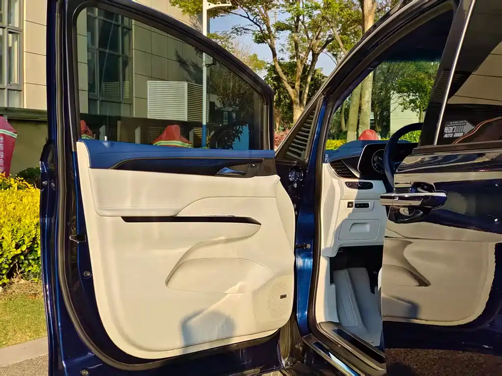 Buick GL8 2020 Avenir Four-seater Premium Edition купить на сайте DeffCars